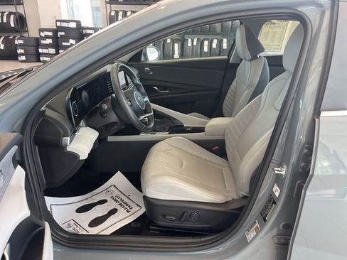 Used 2023 Hyundai Elantra Limited image 27