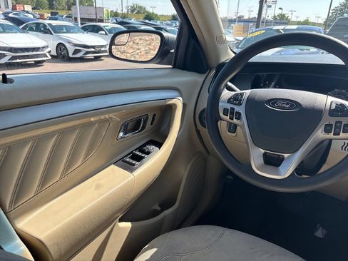Used 2018 Ford Taurus SE FWD image 34