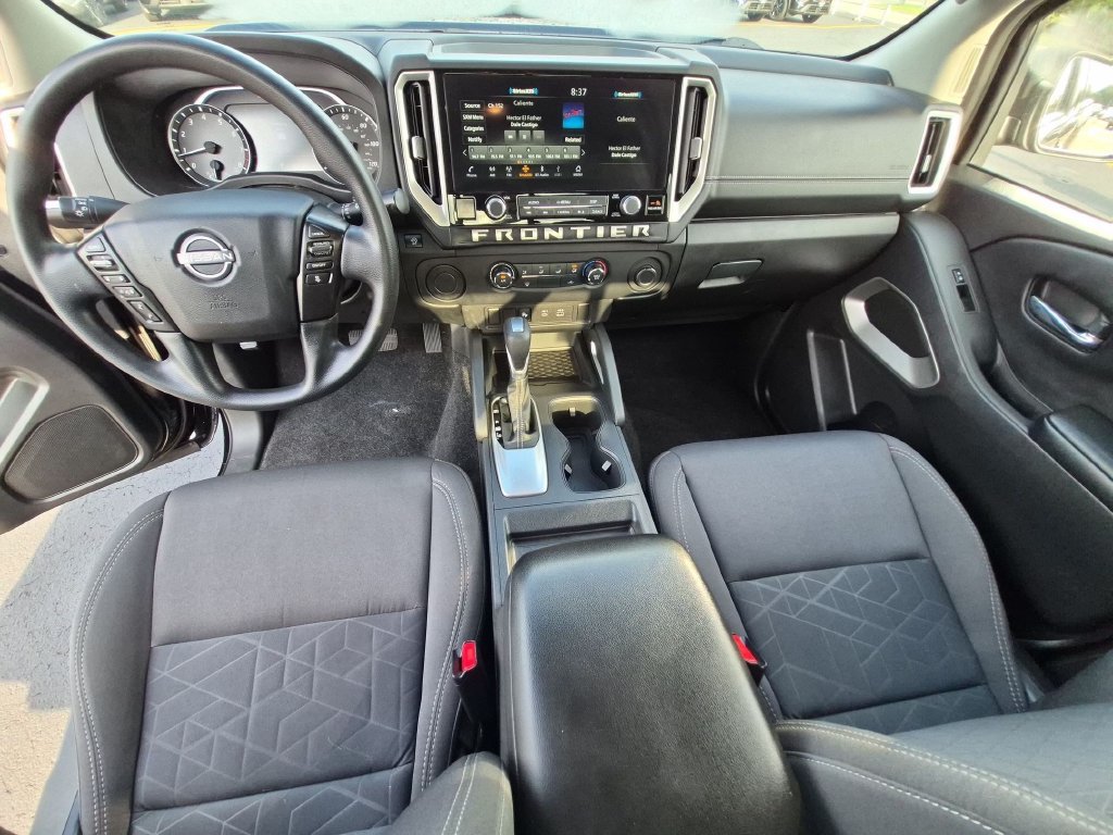 Used 2025 Nissan Frontier SV RWD image 23