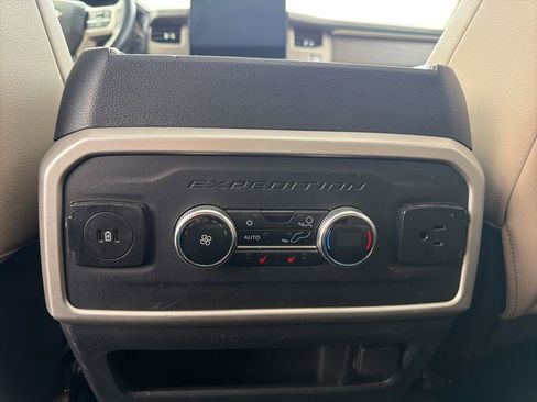 Used 2024 Ford Expedition Max Limited image 19