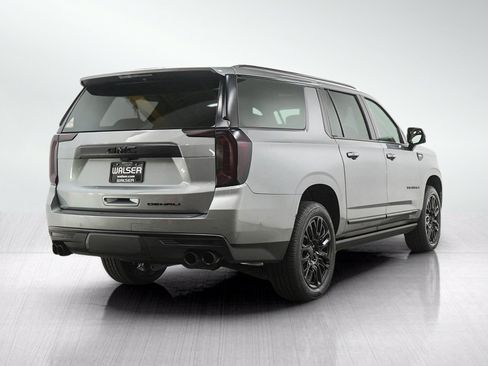 Used 2024 GMC Yukon XL Denali Ultimate AWD/4WD image 5