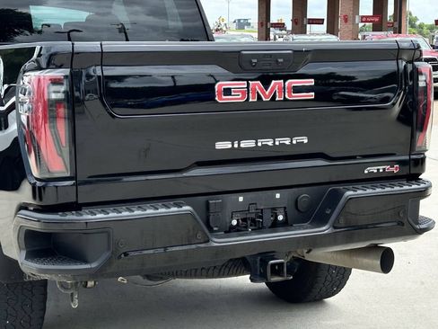 Used 2025 GMC Sierra 2500 AT4 AWD/4WD image 6