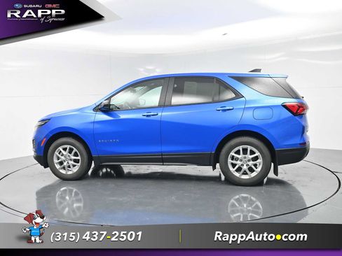 Used 2024 Chevrolet Equinox LS w/ LS Convenience Package AWD/4WD image 3