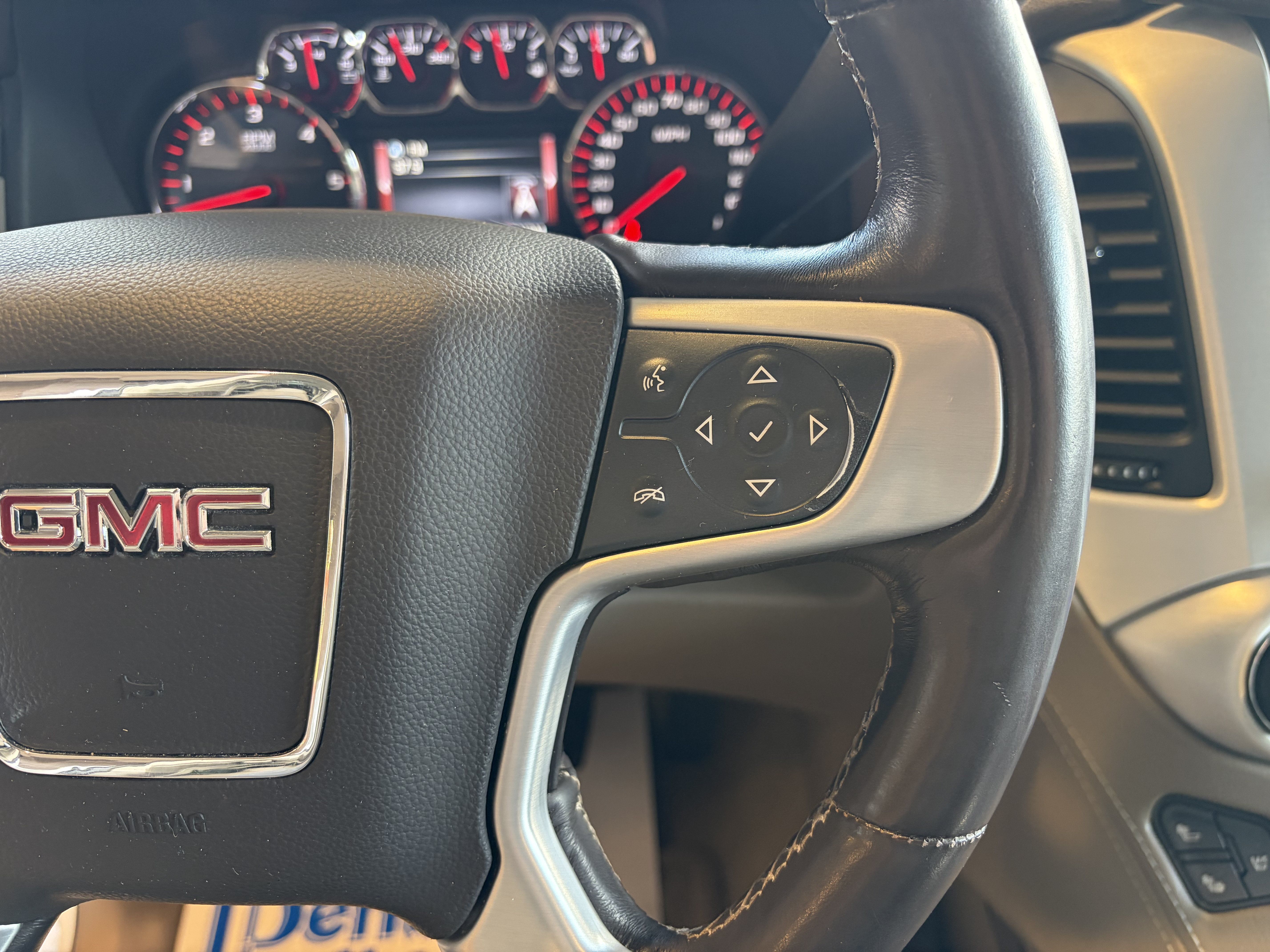 Used 2016 GMC Yukon SLT w/ Open Road Package AWD/4WD image 19