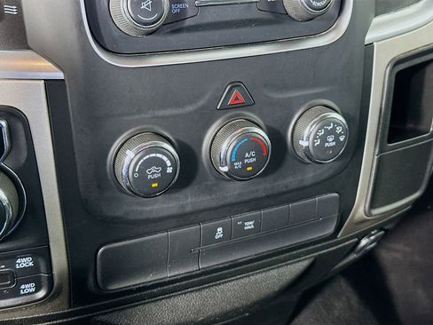 Used 2020 RAM 1500 Classic SLT AWD/4WD image 15