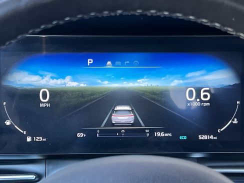 Used 2024 Kia Carnival SX Prestige FWD image 32
