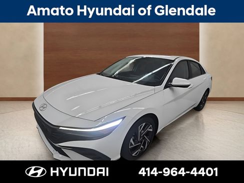 Used 2025 Hyundai Elantra SEL FWD image 1