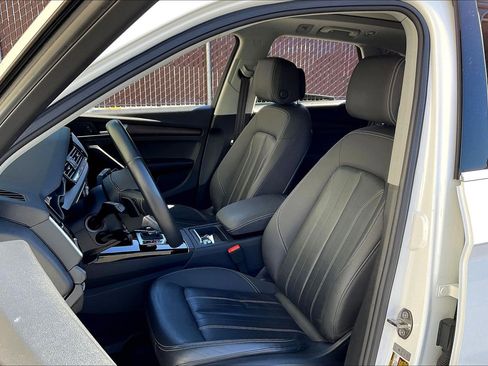 Used 2021 Audi Q5 Premium w/ Convenience Package image 24
