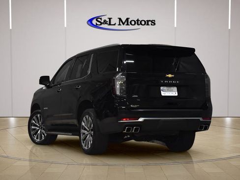 Used 2025 Chevrolet Tahoe High Country AWD/4WD image 3