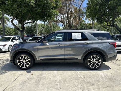 Used 2025 Ford Explorer ST-Line AWD/4WD image 18