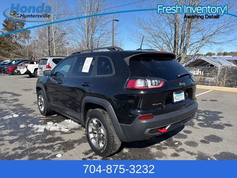 Used 2019 Jeep Cherokee Trailhawk w/ Cold Weather Group image 5