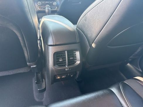 Used 2023 Jeep Cherokee Altitude Lux image 32