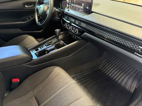 Used 2023 Honda Accord Sport image 15