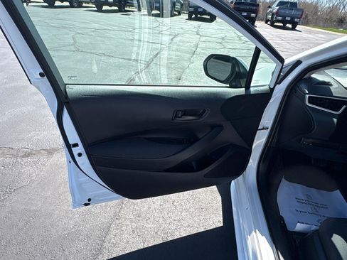 Used 2024 Toyota Corolla LE image 17