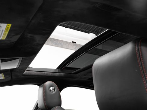 Used 2016 Jaguar XJ R image 30