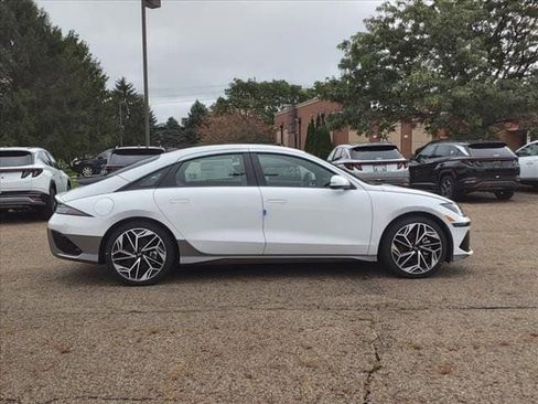 Used 2024 Hyundai Ioniq 6 SEL AWD/4WD image 3