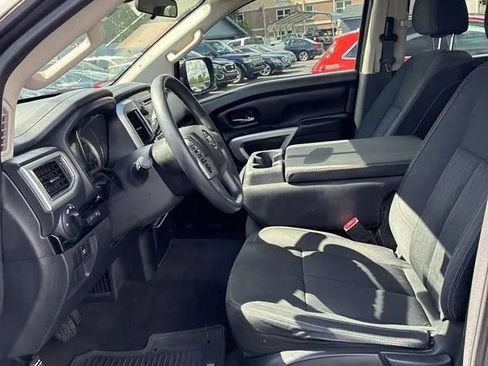 Used 2019 Nissan Titan SV AWD/4WD image 10