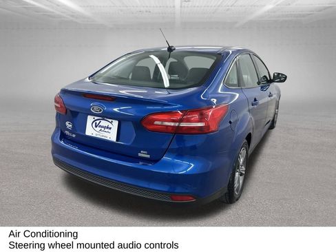Used 2018 Ford Focus SE w/ SE Appearance Package FWD image 14