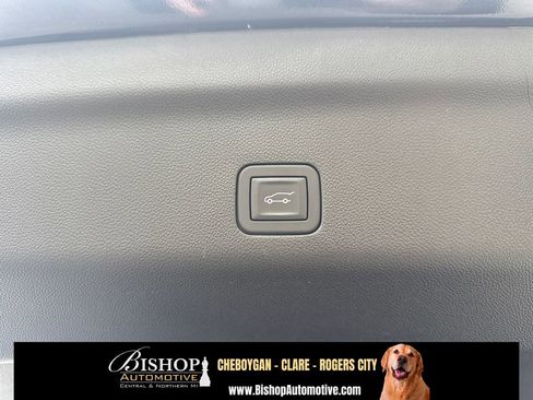 Used 2025 Chevrolet Tahoe Z71 AWD/4WD image 21