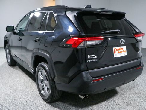 Used 2022 Toyota RAV4 XLE FWD image 9