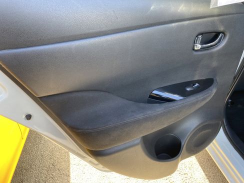 Used 2015 Nissan Leaf SV image 15