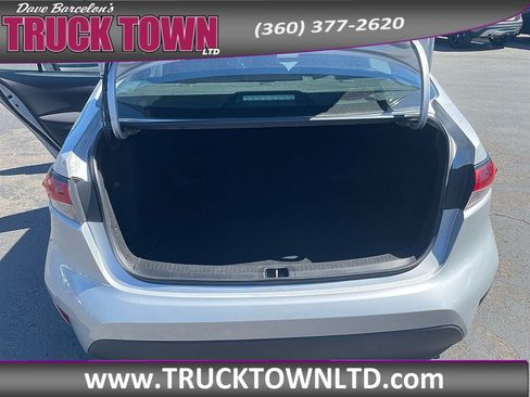 Used 2023 Toyota Corolla LE FWD image 11