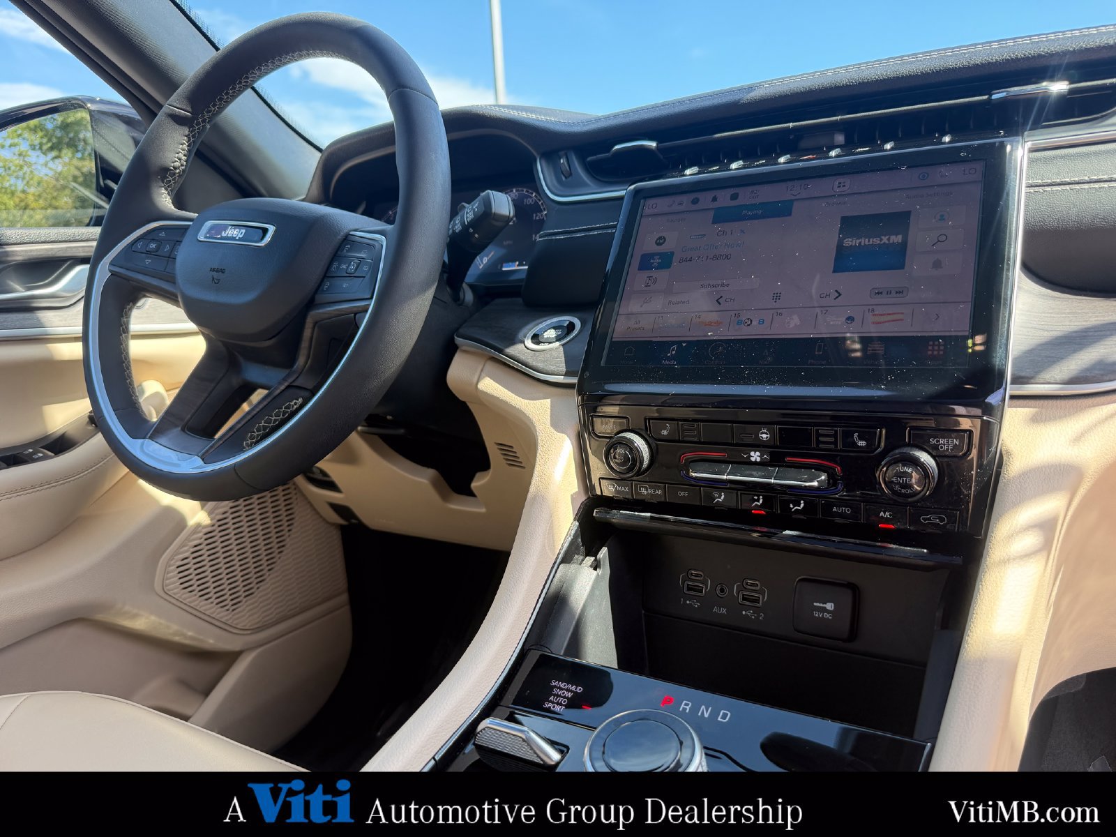 Used 2023 Jeep Grand Cherokee Limited AWD/4WD image 31