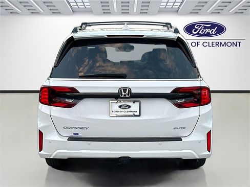 Used 2025 Honda Odyssey Elite image 6