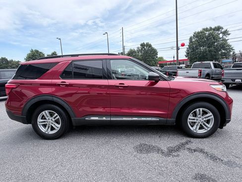Used 2021 Ford Explorer XLT w/ Equipment Group 202A RWD image 4
