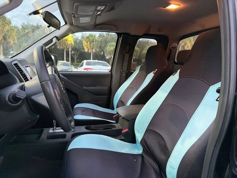 Used 2017 Nissan Frontier SV RWD image 6