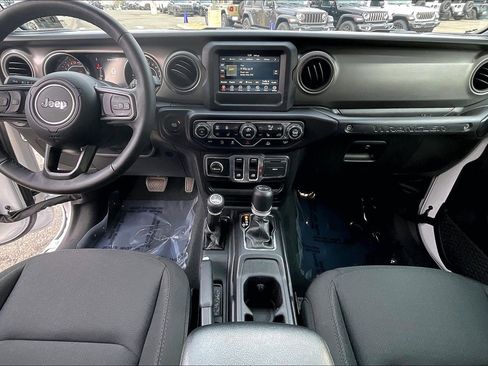 Certified 2022 Jeep Wrangler Willys image 14