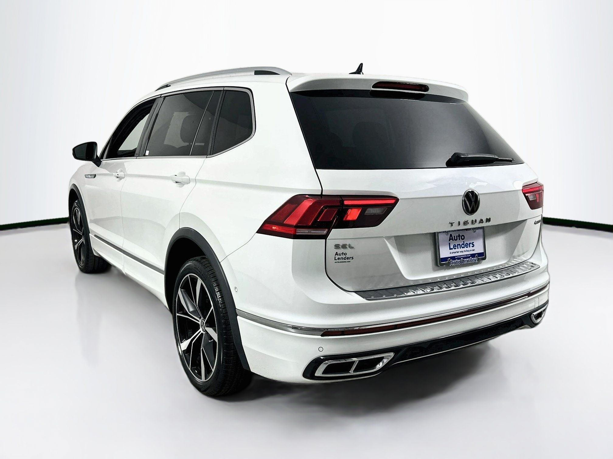 Used 2022 Volkswagen Tiguan SEL R-Line AWD/4WD image 7
