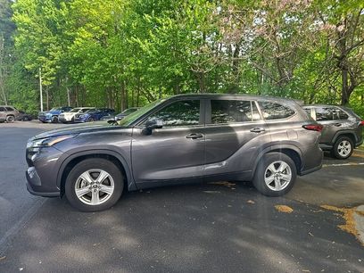Used 2024 Toyota Highlander LE