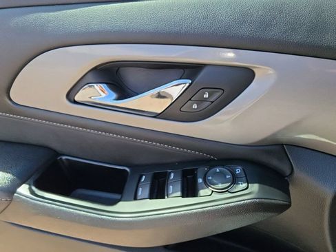 Used 2023 Chevrolet Traverse LT AWD/4WD image 22