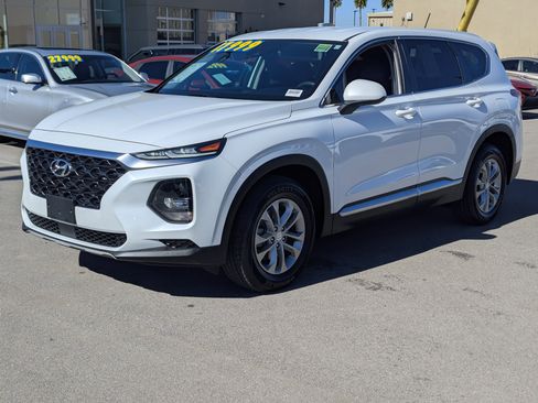 Used 2020 Hyundai Santa Fe SE image 5