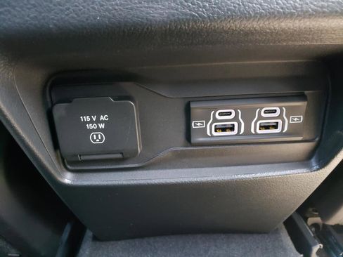 New 2025 Jeep Grand Cherokee Laredo X w/ Luxury Tech Group I AWD/4WD image 13
