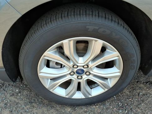 Used 2022 Ford Edge Titanium AWD/4WD image 10