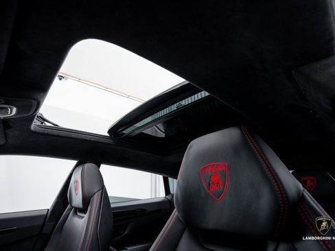 Used 2024 Lamborghini Urus S image 37