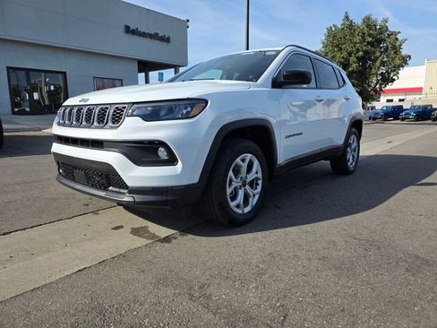 New 2026 Jeep Compass Latitude image 3