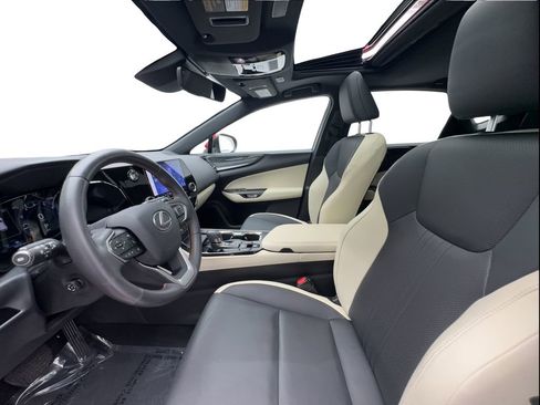 Used 2024 Lexus NX 250 FWD w/ Towing Package (2000 Lbs) image 21