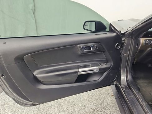 Used 2016 Ford Mustang GT RWD image 11