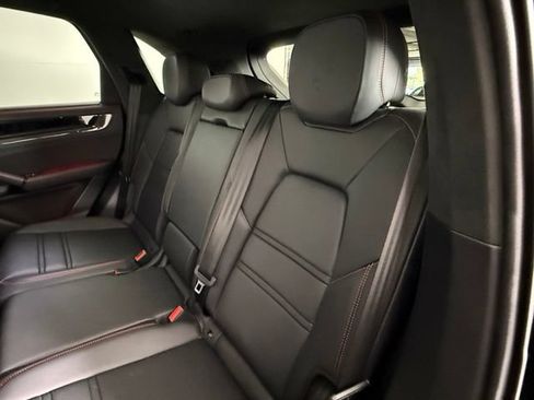 Used 2025 Porsche Cayenne GTS AWD/4WD image 19