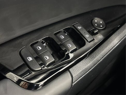 Used 2025 Kia Sportage X-Line w/ Premium Package image 43