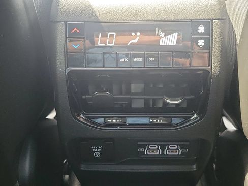 Used 2023 Jeep Grand Cherokee L Laredo AWD/4WD image 11