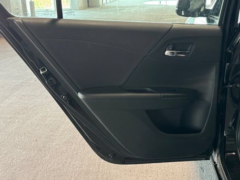 Used 2017 Honda Accord EX-L image 35