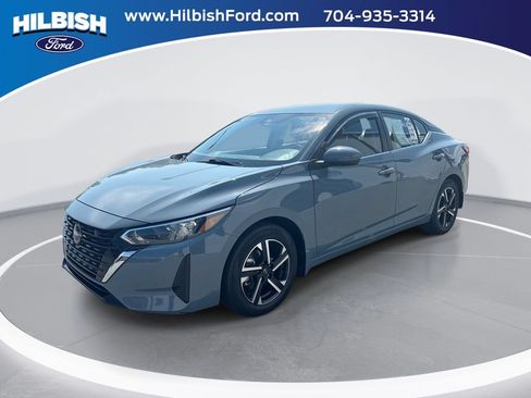 Used 2025 Nissan Sentra SV FWD image 1