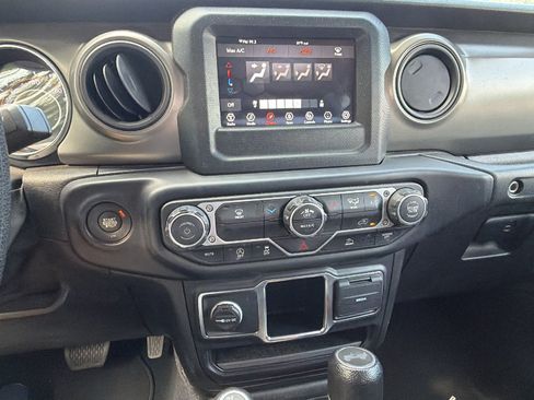 Used 2023 Jeep Wrangler Unlimited Sport AWD/4WD image 32