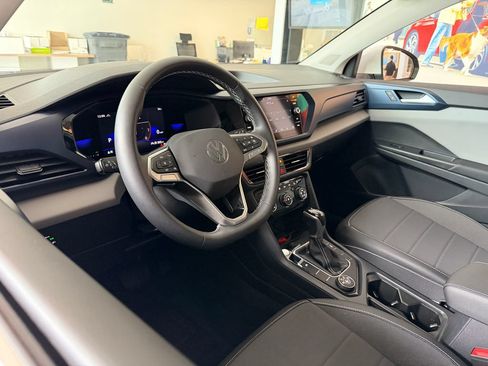 Used 2023 Volkswagen Taos SE AWD/4WD image 8