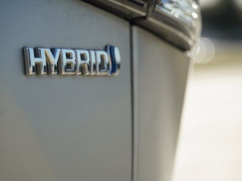 Used 2023 Toyota Highlander XLE image 8