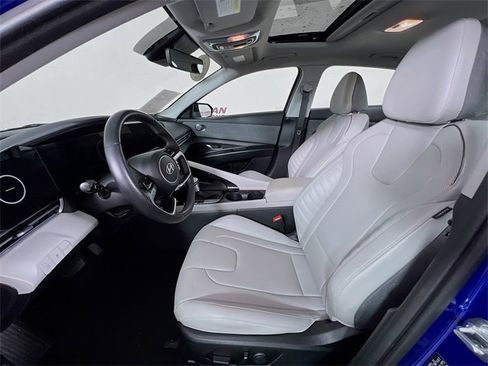 Used 2024 Hyundai Elantra Limited image 10